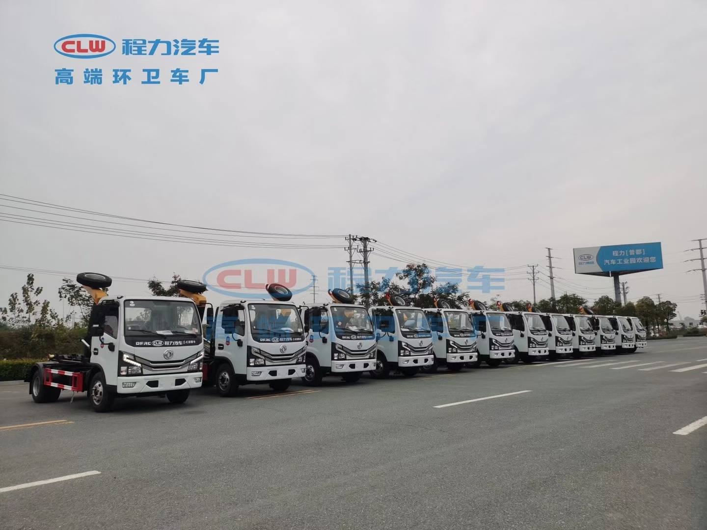 首批12臺東風(fēng)國六勾臂垃圾車發(fā)車！
