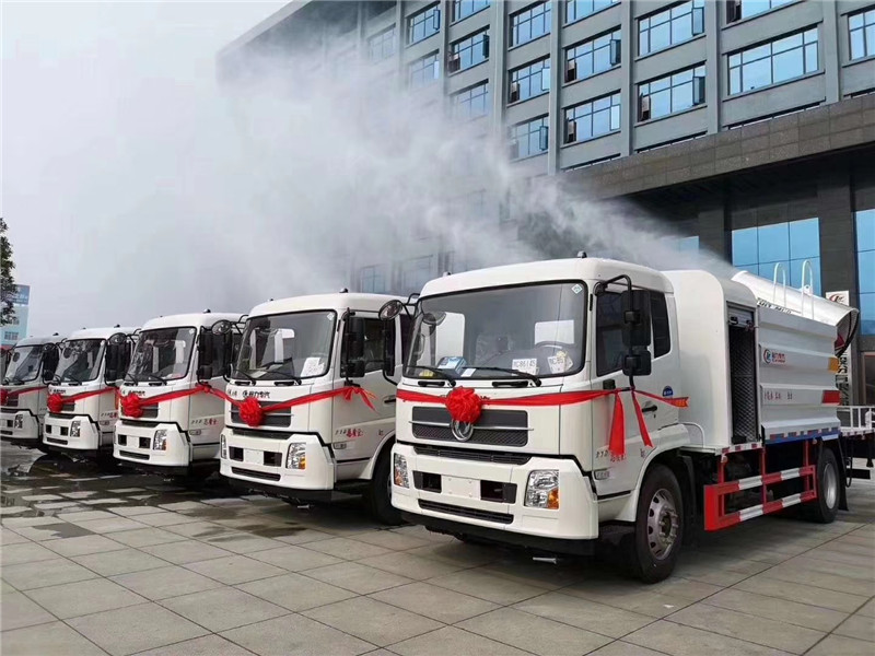 面壁十年圖壁破，練好內(nèi)功立潮頭年終抑塵車、掃路車、壓縮垃圾車批量發(fā)車