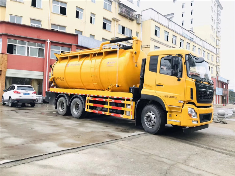 東風柳汽前四后八清洗吸污車國六排放空間充分利用，性價比高
