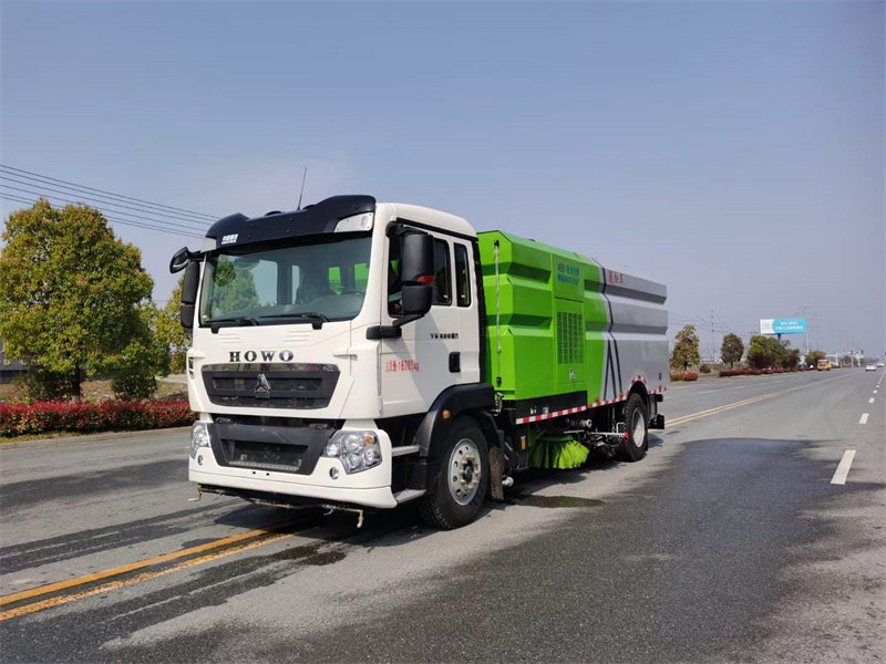 國(guó)六新品推薦好車不貴經(jīng)濟(jì)實(shí)惠，重汽豪沃洗掃車上戶無(wú)憂！