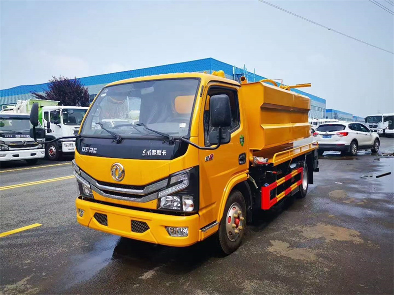 東風(fēng)多利卡6方方罐清洗吸污車(chē)