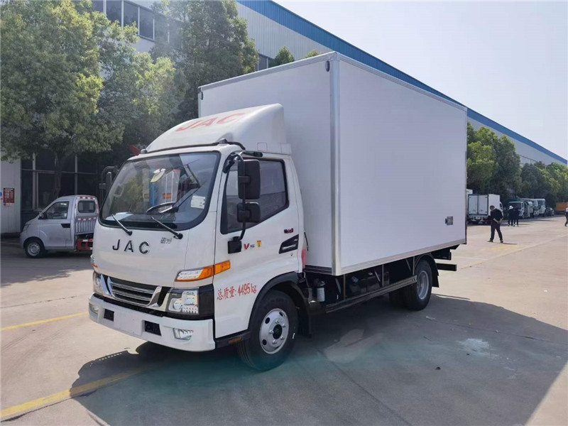 藍(lán)牌江淮駿鈴4米冷藏車(chē)
