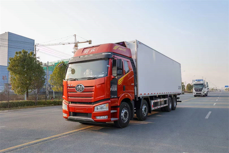 一汽解放57方肉鉤冷藏車(chē)