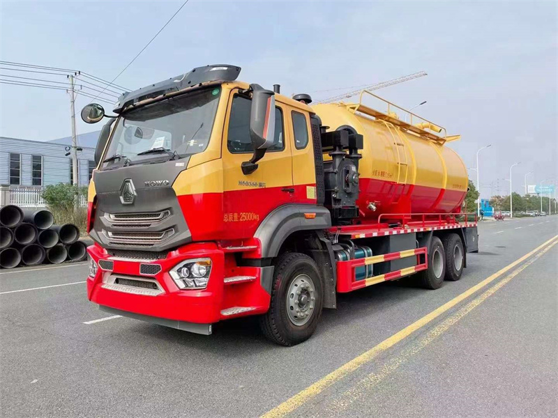 程力22方后雙橋清洗吸污車(chē)
