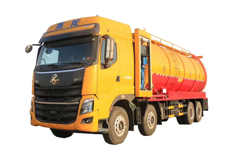 33方柳汽乘龍8X4清洗吸污車(chē)